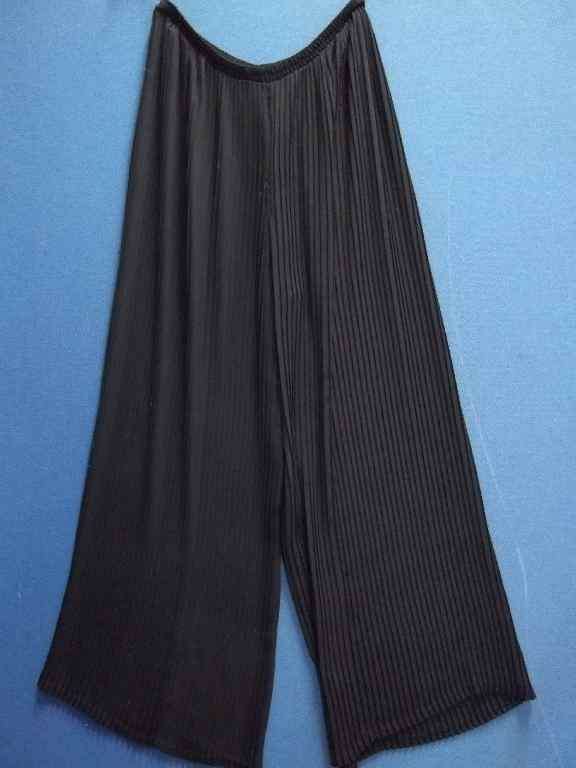 Vintage Pleated Black Culottes With Elasticated Waist - Waist 80cm