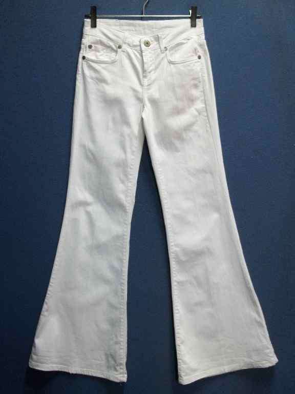 AMISU New Yorker White Flared Jeans - Waist 74cm, Hips 92cm