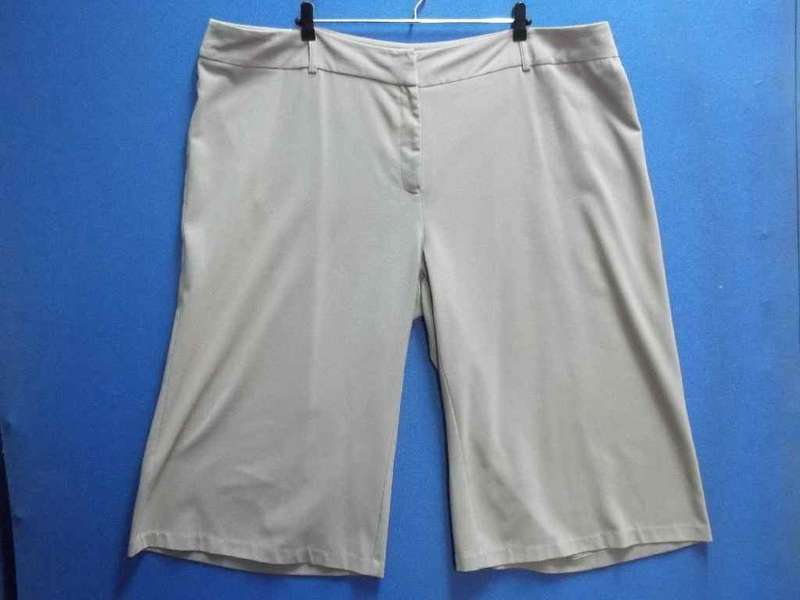 Stone Three Quarter Wide Leg Pants - Size 50 * Quality Brand
