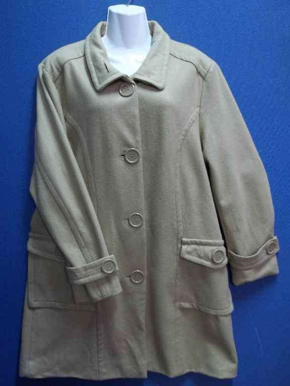 Beige Lined Winter Coat (35% Wool / 65% Polyester) - Size 46