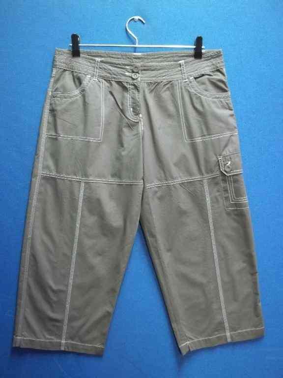 Khaki Cargo Capri Pants With White Stitching Detail - Waist 87cm, Hips 114cm