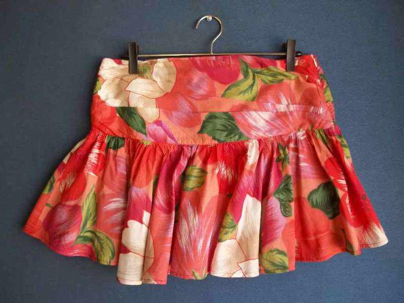 Short Floral Lined Skirt - Waist 88cm