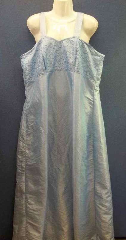 Light Blue Evening Dress With Embroidery Detail - Size 44 (Chest 112cm, Waist 112cm)