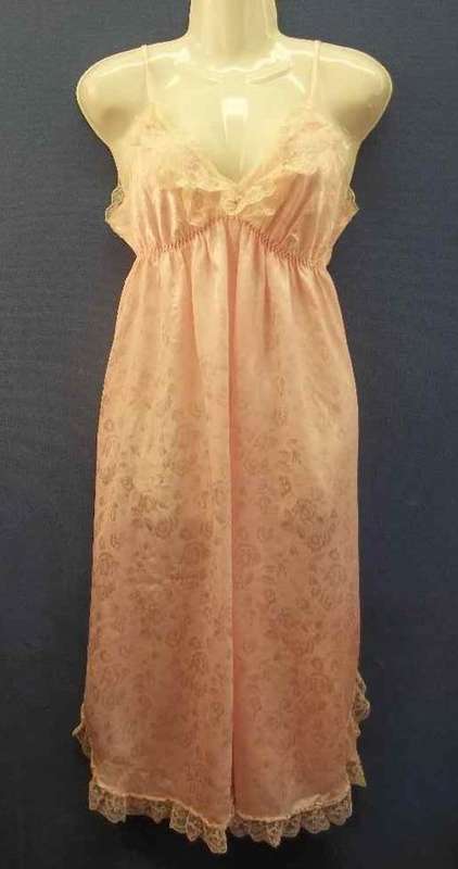 Silky Pink Vintage Nightgown - Chest 81cm