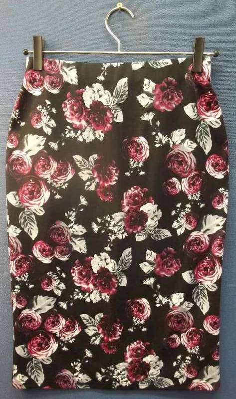 Stretch Floral Black Skirt, With Elastic Waistband - Size 34 (Waist 66cm-78cm, Hips 90cm + Stretch)