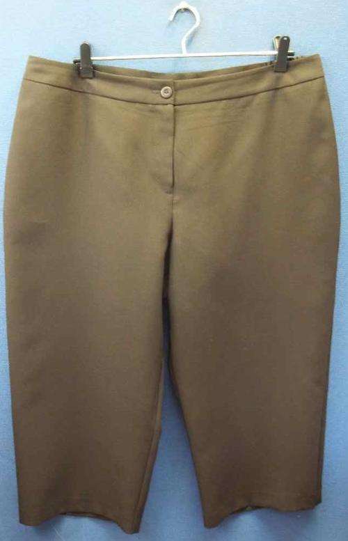 Brown Three Quarter Polyester Pants - Size 42 (Waist 96-104cm, Hip 124cm)