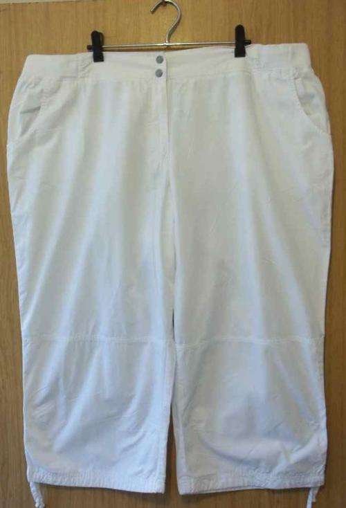 100% Cotton White Three Quarter Pants - Size XL (Hip 123-134cm) * Quality Brand