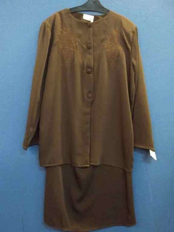 Chocolate Brown Two Piece - Size 38 (Waist 82cm, Hip 110cm)