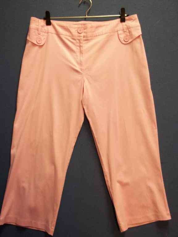 Pink Capri Pants - 97% Cotton/3% Spandex - Size +/- 36