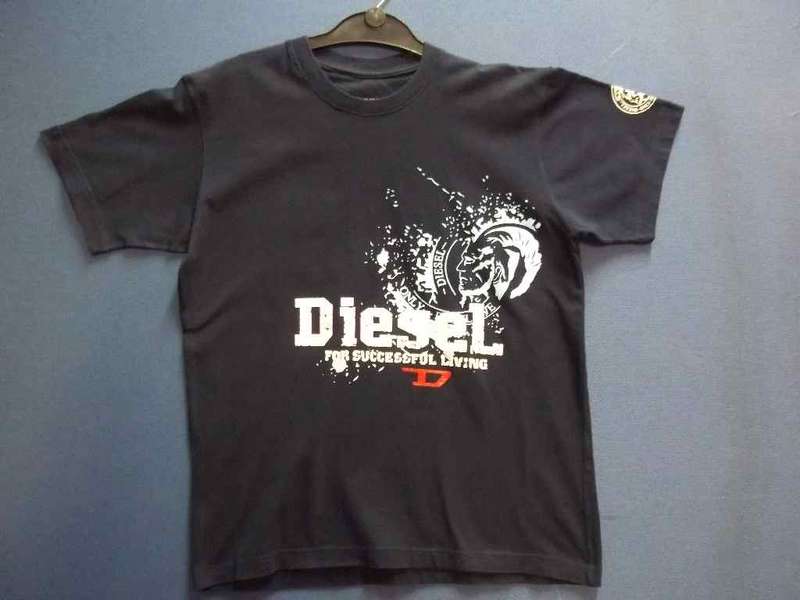Navy Diesel T-Shirt - Size M * Quality Brand