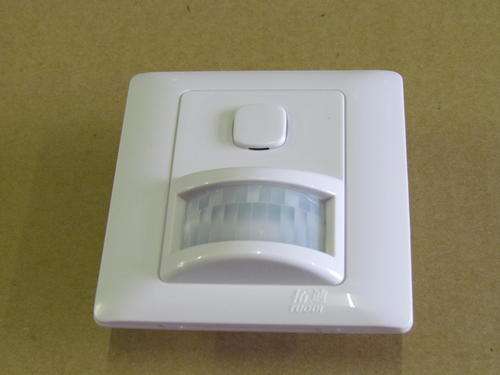 Energy saving light switch