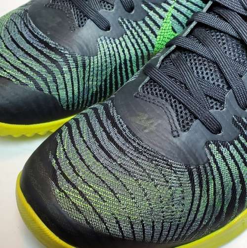 Nike KB Mentality II Volt-Wolf Grey / Black Size UK 10