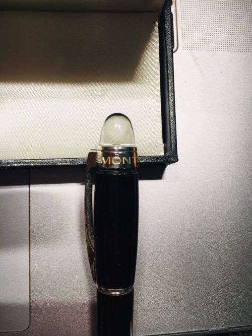 Montblanc StarWalker UltraBlack Precious Resin Fineliner