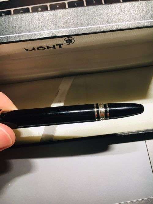 Montblanc StarWalker UltraBlack Precious Resin Fineliner