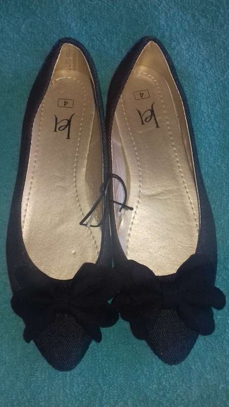 Black denim pumps - size 4