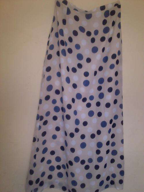 Size 32    Milady's Long Skirt