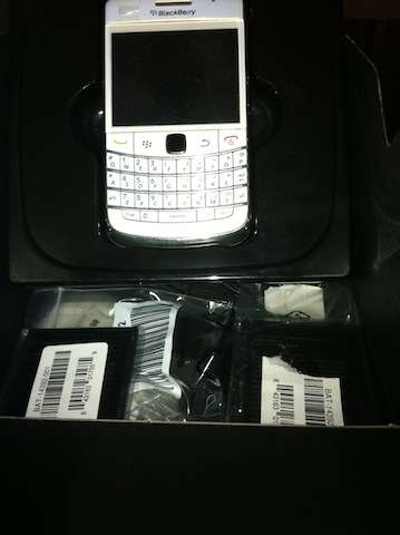 Blackberry Bold 2 (9700) Cellphone - White