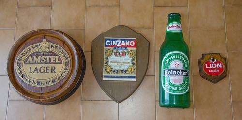 Lot : 4 x old pub wall-pieces