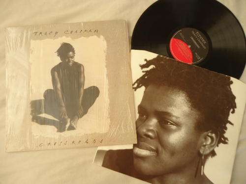 TRACY CHAPMAN - "CROSSROADS" 1989 ELEKTRA STEREO LP + INNER SLEEVE IN GREAT COND