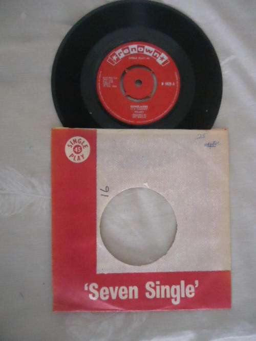 HILARY "SUNGLASSES B/W LOVE IS BLUE" 1968 RENOWN 45 RPM SEVEN SINGLE IN GREAT COND
