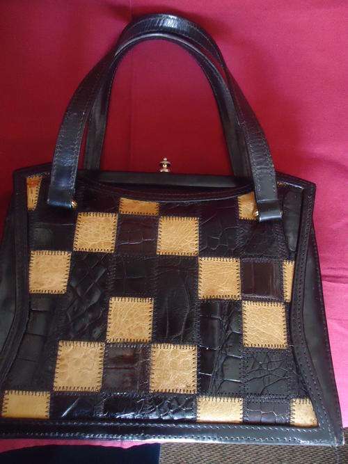 Vintage 60's BLACK SNAKE & ALLIGATOR-SKIN  HANDBAG with BURGUNDY LEATHER LINING IN EXCELLENT COND