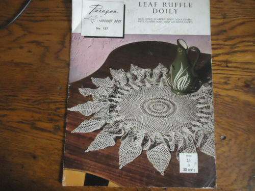 PARAGON CROCHET BOOK  NO 137 -   16 PAGE BOOK - LEAF RUFFLE DOILY
