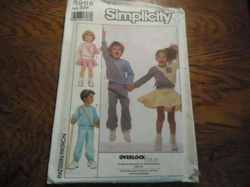 SIMPLICITY PATTERNS 8965 SIZE SM = 3 -SMALL - MEDIUM 4-5 YEARS -  COMPLETE