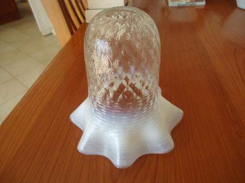STUNNING VINTAGE CLEAR AND PEARLY TRANSLUSCENT MILK GLASS LAMP SHADE IN EXCELLENT CONDITION