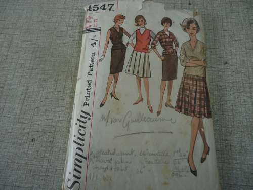 VINTAGE SIMPLICITY PATTERNS 4547 MISS SIZE  12 BUST 32"  COMPLETE