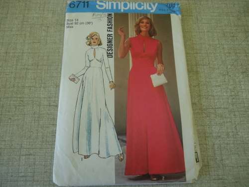 SIMPLICITY PATTERNS 6117 - SIZE 14 BUST 92 cm  COMPLETE AND UNCUT