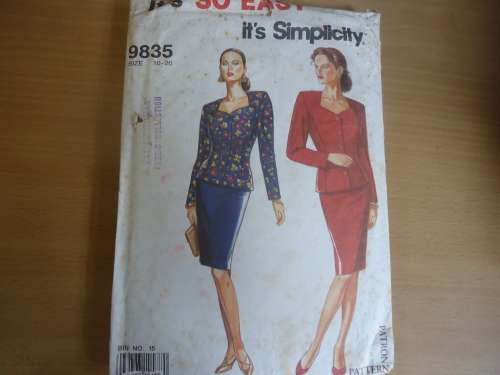SIMPLICITY PATTERNS -9835 SIZE 10 - 20  - COMPLETE