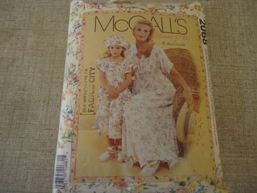 McCALL'S PATTERN 2068 MISS SIZES 3 - 8 YEARS LADIES 8 - 22  COMPLETE