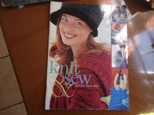 WOMAN'S VALUE  "KNIT& SEW" 80 A4 PAGES BOOKLET