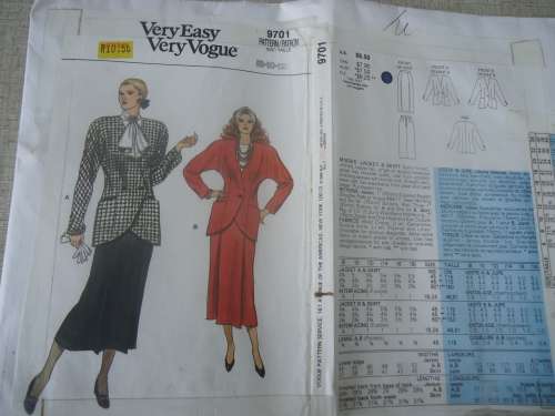 VERY EASY - VERY VOGUE PATTERNS 9701-  SIZES  8 + 10 + 12 COMPLETE & UNCUT SUPPLIED IN ENVELOPE