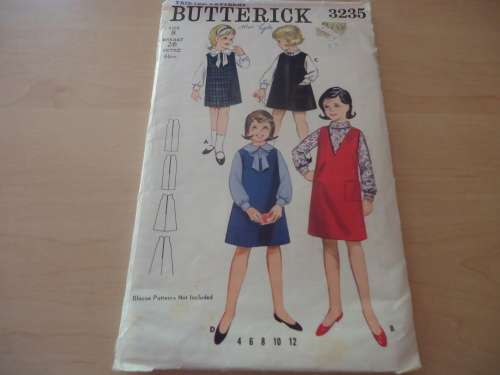 BUTTERICK  PATTERN 3235 GIRLS DRESS  SIZE 8 YEAR BREAST 26" COMPLETE