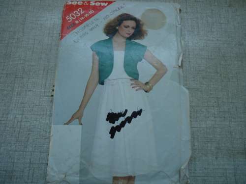 BUTTERICK PATTERN 5032  SHOULDER STRAP DRESS, & BELT  SIZES B =  14 + 16 + 18 SEE DESCRIPTION