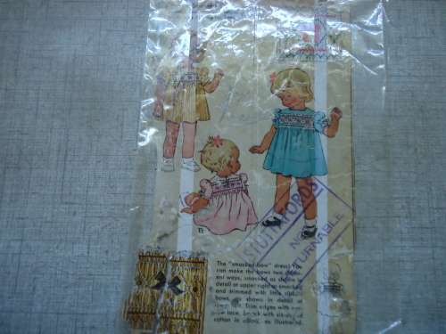 VERY VINTAGE STYLE PATTERNS 1421 - TODDLERS SMOCKED DRESS SIZE 6 MONTHS - COMPLETE