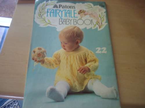 PATONS #223 FAIRYTALES - TWENTY TRADITIONAL HANDKNIT DESIGNS FROM BIRTH - 3 YEARS