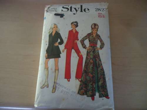 STYLE PATTERNS 2823 COAT DRESS OR TUNIC, TROUSERS & MINI SKIRT - SIZE 14 BUST 26 COMPLETE