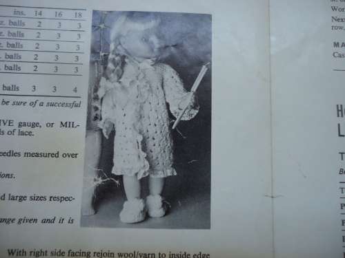 PATONS#9920 DOLL`S OUTFIT-HOUSECOAT EDGED IN LACE+ BLUE NIGHTIE TO FIT 3 SIZES 14`+16 +18`  DOLLS