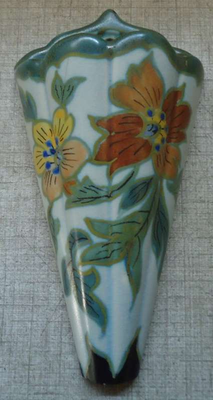 Vintage Gouda pottery 2911 Zuid Holland wall pot