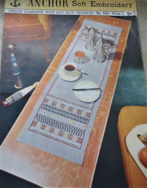 ANCHOR EMBROIDERY DESIGN # 424 TABLE RUNNER PATTERN