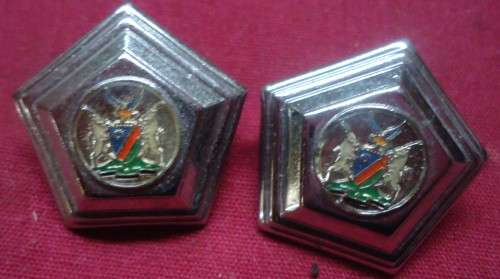 PAIR OF SOUTH AFRICAN MILITARY PIPS WITH PINS INTACT