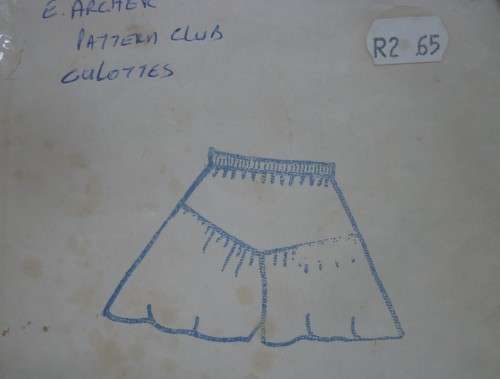 SEW SIMPLE PATTERNS 28 BASQUE PANTS OR SHORTS SIZE 36` OR 92 CM COMPLETE