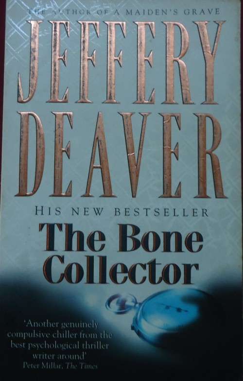 "THE BONE COLLECTOR WITH LINCOLN RHYME" - JEFFERY DEAVER - SMALL SOFT COVER