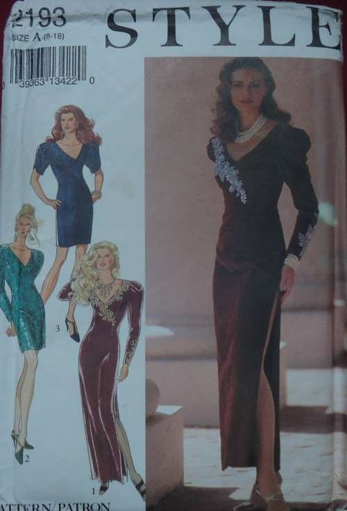 STYLE PATTERN 2193 EVENING DRESS WITH WIDE V NECK LINE SIZE A = 8 - 18 COMPLETE