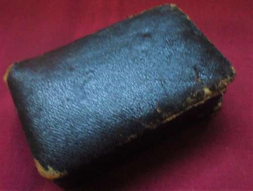 LOVELY BLACK LEATHER BOUND POUCH WITH MATCHING GILT EDGED BOOKS - "COMMON PRAYER & HYMNAL COMPANION"