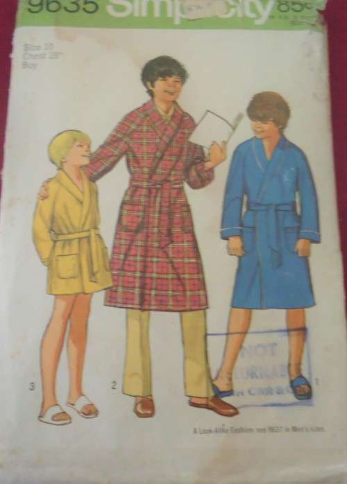 SIMPLICITY PATTERN 9635 BOYS GOWNS SIZE 10 YEARS CHEST 28" COMPLETE