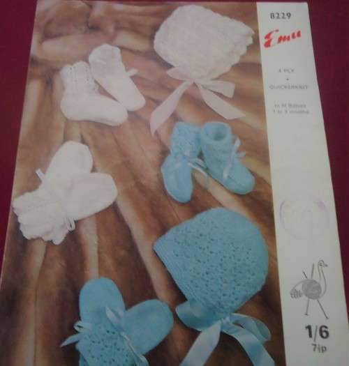 EMU #8229 BONNETS, BOOTEES & MITTS