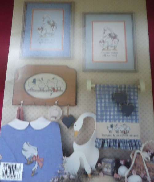 `GERTRUDE & FRIENDS` CROSS STITCH PATTERN - BY LEISURE ARTS # 468 DESIGNED BY FRANKIE BUCKLEY